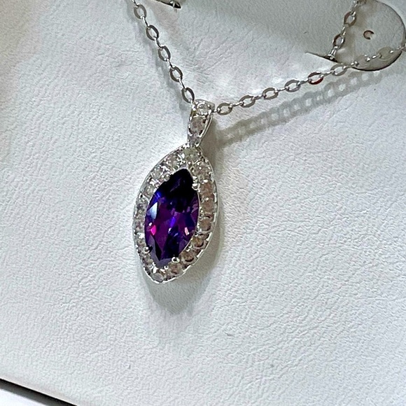 Bomb Party Crystal Pendant and Chain NIB Purple Clear - Picture 3 of 8